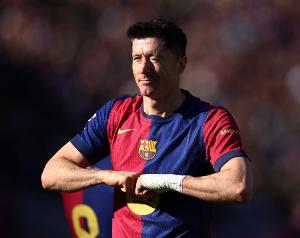 已伤缺2周！每体：莱万已恢复团队训练，目标本周出战埃尔切