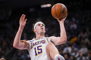 压哨绝杀！湖人队记：奥斯汀-里夫斯就是怪兽