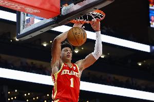 我来扛进攻！杰伦-约翰逊16中10砍下23分7板5助 冲下4前场板