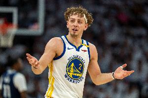 波杰：即便字母缺阵我们也不应出现状态下滑 我们拿钱就要办事