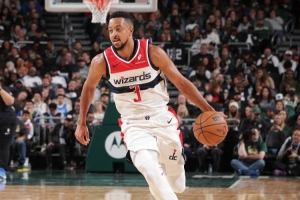 没有手感！麦科勒姆半场5中1仅拿2分1板2助